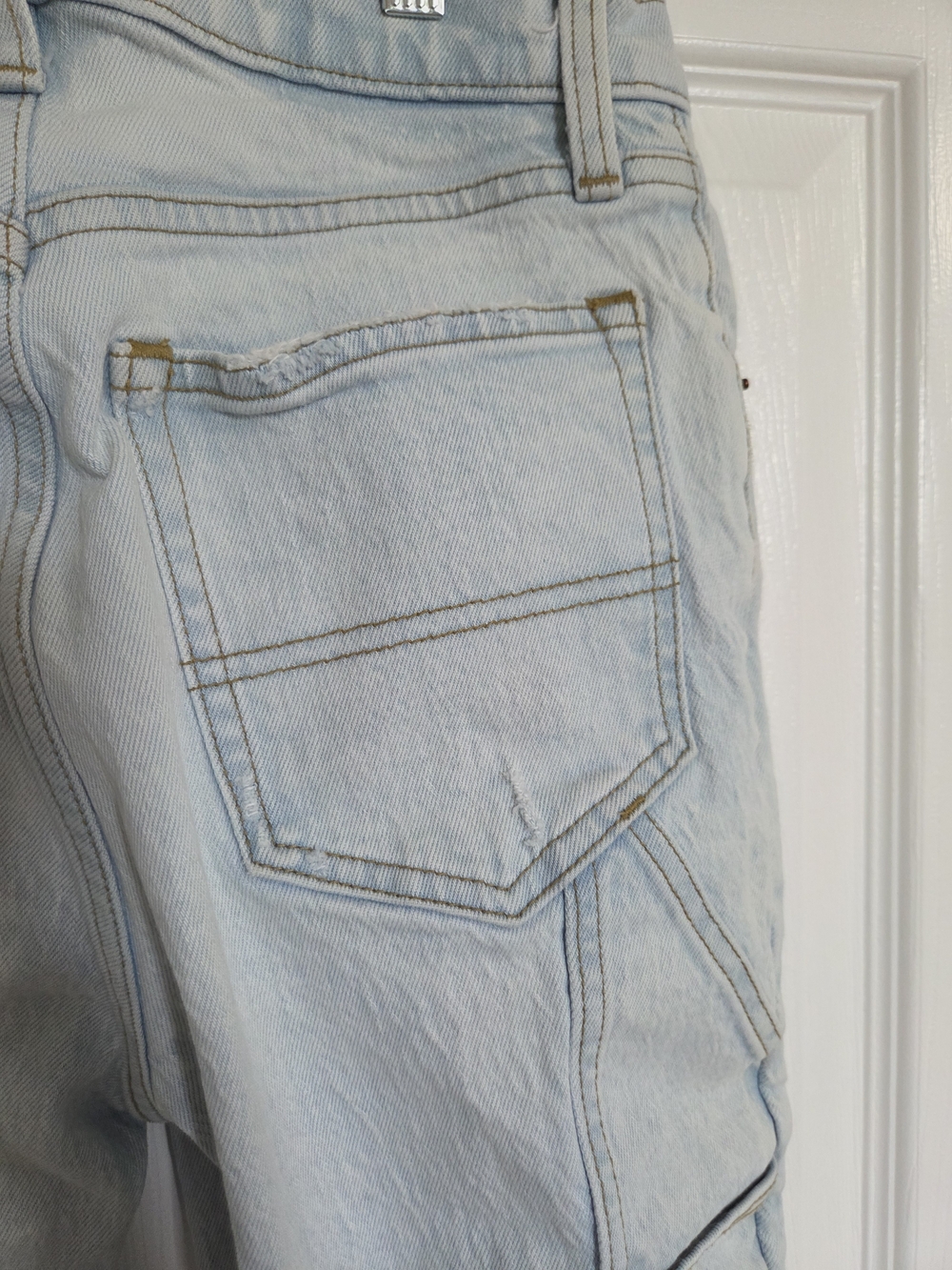 Abercrombie & Fitch Light Blue High-Rise Jeans - Picture 6 of 6